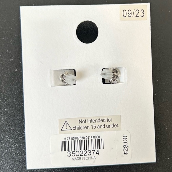 Express stud earrings with chain - Picture 3 of 4